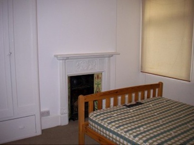  Image of 3 bedroom Flat to rent in Windsor Road London N13 at Windsor Road  Palmers Green, N13 5PP