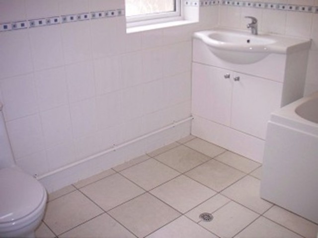  Image of 3 bedroom Flat to rent in Windsor Road London N13 at Windsor Road  Palmers Green, N13 5PP