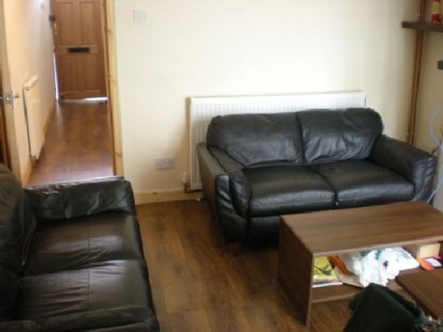  Image of 5 bedroom House Share to rent in Winnie Road Selly Oak Birmingham B29 at Selly Oak West Midlands Selly Oak, B29 6JU