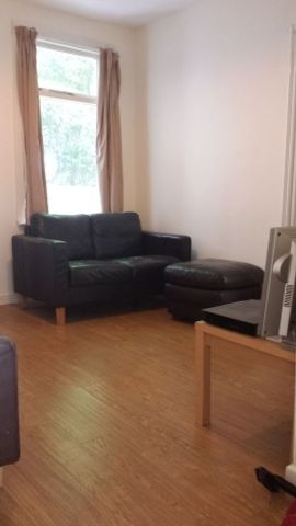  Image of 5 bedroom House Share to rent in Winnie Road Selly Oak Birmingham B29 at Selly Oak West Midlands Selly Oak, B29 6JX