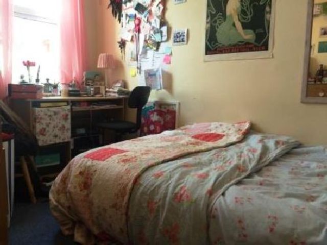  Image of 5 bedroom House Share to rent in Winnie Road Selly Oak Birmingham B29 at Selly Oak West Midlands Selly Oak, B29 6JX