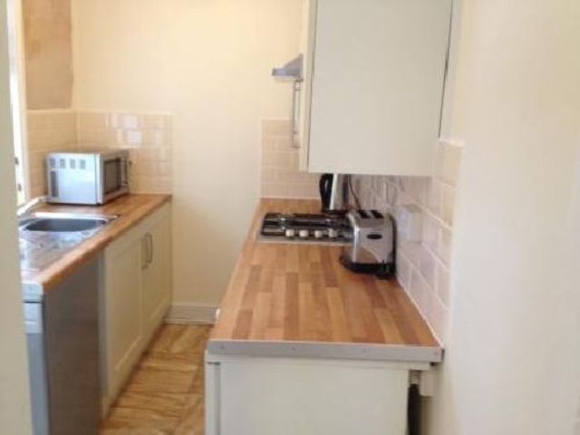  Image of 3 bedroom House Share to rent in Winnie Road Selly Oak Birmingham B29 at Selly Oak West Midlands Selly Oak, B29 6JX