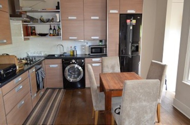  Image of 1 bedroom Ground Flat to rent in Woodberry Avenue London N21 at Woodberry Avenue  Winchmore Hill, N21 3LB