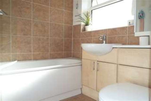  Image of 4 bedroom Detached house to rent in St. Ronans Crescent Woodford Green IG8 at Woodford Green, IG8 9DQ