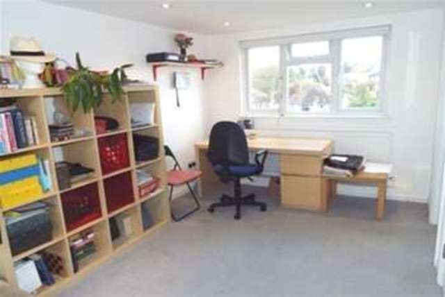  Image of 4 bedroom Detached house to rent in St. Ronans Crescent Woodford Green IG8 at Woodford Green, IG8 9DQ