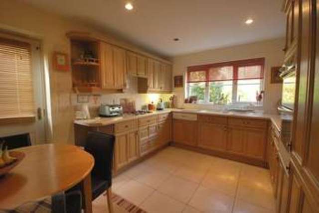  Image of 4 bedroom Detached house for sale in Woodland Walk Epsom KT19 at Woodland Walk Ewell Epsom, KT19 9FH
