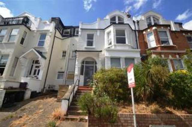  Image of 2 bedroom Apartment to rent in Woodside London SW19 at Wimbledon, SW19 7BA