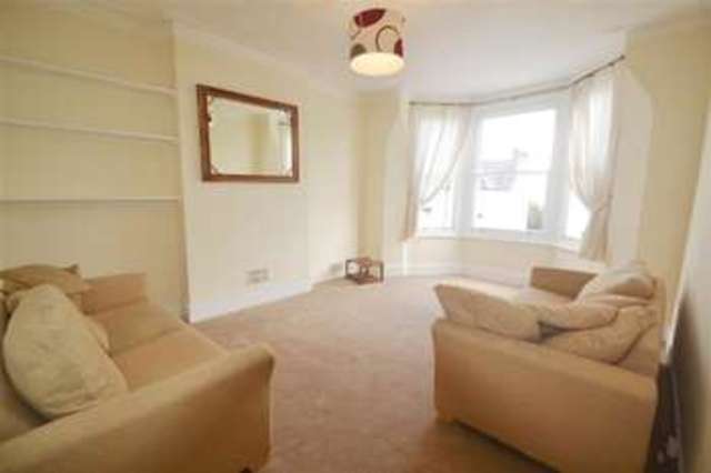  Image of 2 bedroom Apartment to rent in Woodside London SW19 at Wimbledon, SW19 7BA