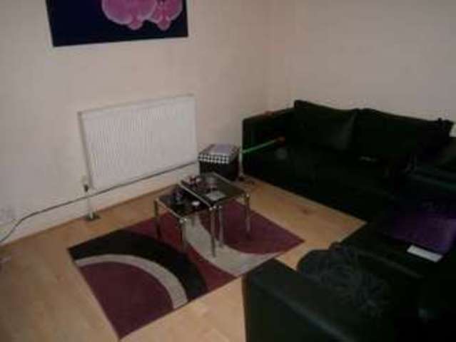  Image of 4 bedroom Detached house to rent in Worcester Road London E12 at Worcester Road  Manor Park, E12 5JX