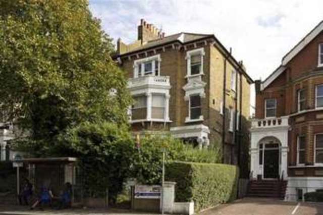  Image of 2 bedroom Apartment to rent in Worple Road London SW20 at Cottenham Park, SW20 8PR