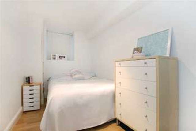  Image of 2 bedroom Apartment to rent in Worple Road London SW19 at Wimbledon, SW19 4JG