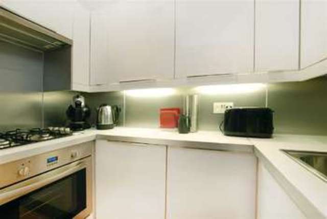  Image of 2 bedroom Apartment to rent in Worple Road London SW19 at Wimbledon, SW19 4JG