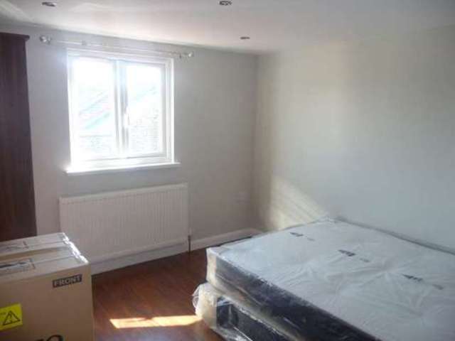 Image of 1 bedroom House Share to rent in Wyatt Road London E7 at Wyatte Road Forest Gate London, E7 9NE