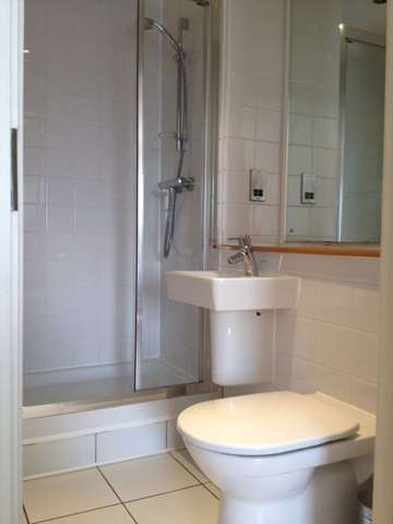  Image of 2 bedroom Apartment to rent in Taylorson Street South Salford M5 at Taylorson Street South Salford Quays Salford, M5 3FP