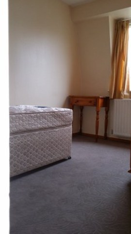  Image of 4 bedroom Terraced house to rent in Young Road London E16 at YOUNG ROAD  BECTON, E16 3RR