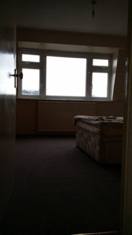  Image of 4 bedroom Terraced house to rent in Young Road London E16 at YOUNG ROAD  BECTON, E16 3RR