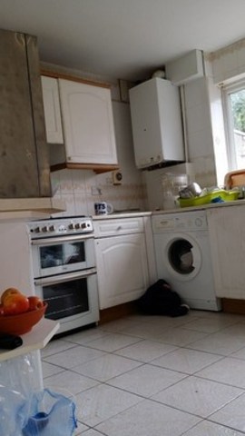  Image of 4 bedroom Terraced house to rent in Young Road London E16 at YOUNG ROAD  BECTON, E16 3RR