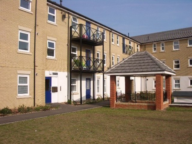  Image of 2 bedroom Flat to rent in Glandford Way Chadwell Heath Romford RM6 at Yoxford Court  Chadwell Heath, RM6 4UE