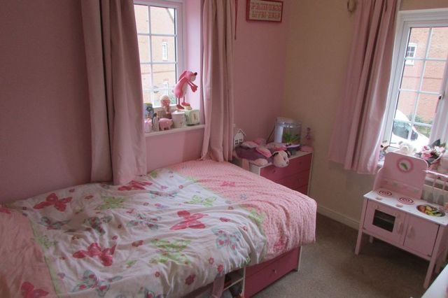  Image of 3 bedroom Detached house for sale in Causton Road Beggarwood Basingstoke RG22 at Causton Road Beggarwood Basingstoke, RG22 4QQ