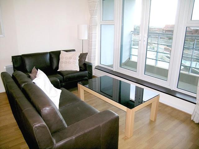 Image of 1 bedroom Flat to rent in Station Approach Woking GU22 at Station Approach  Woking, GU22 7PB