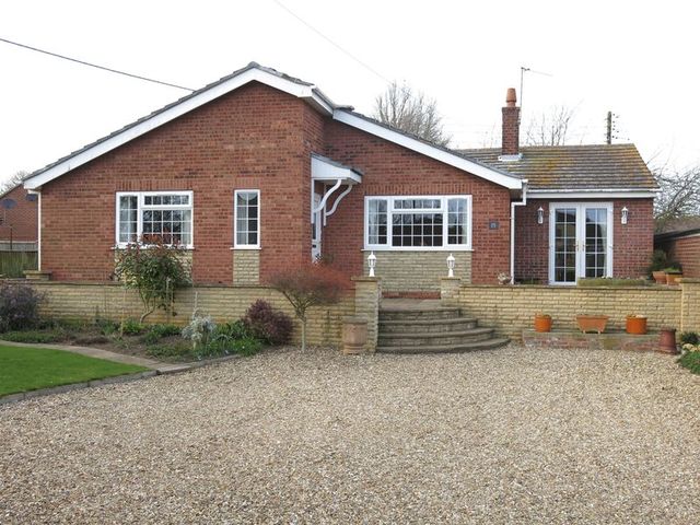  Image of 4 bedroom Detached house for sale in East Road Navenby Lincoln LN5 at East Road Navenby Lincoln, LN5 0EP
