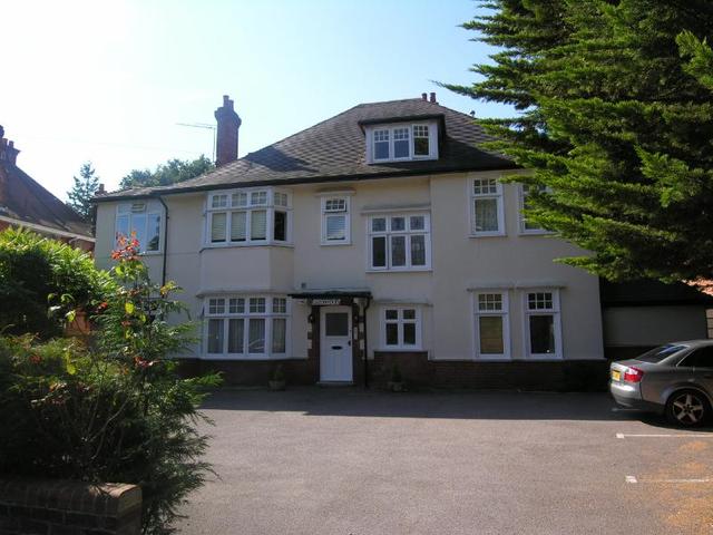  Image of 2 bedroom Flat to rent in Portchester Road Bournemouth BH8 at Bournemouth, BH8 8JZ