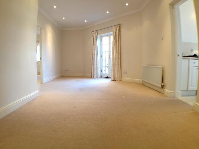  Image of 2 bedroom Flat to rent in Peter Weston Place Chichester PO19 at Chichester, PO19 7AP