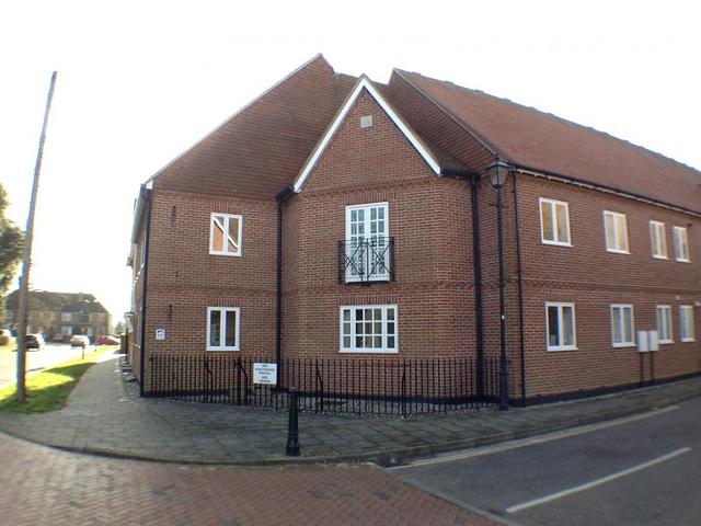 Image of 2 bedroom Flat to rent in Peter Weston Place Chichester PO19 at Chichester, PO19 7AP