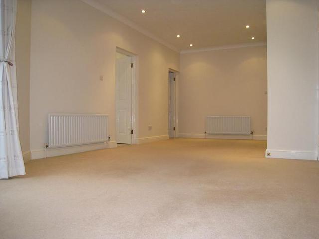  Image of 2 bedroom Flat to rent in Peter Weston Place Chichester PO19 at Chichester, PO19 7AP