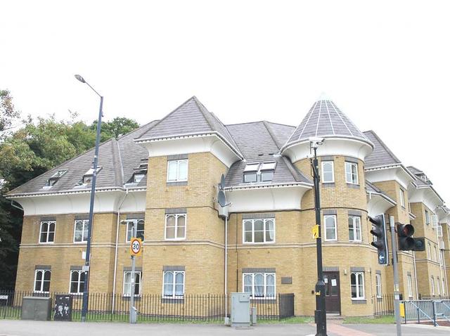 Image of 2 bedroom Flat to rent in Century Court Horsell Woking GU21 at Woking, GU21 6DF
