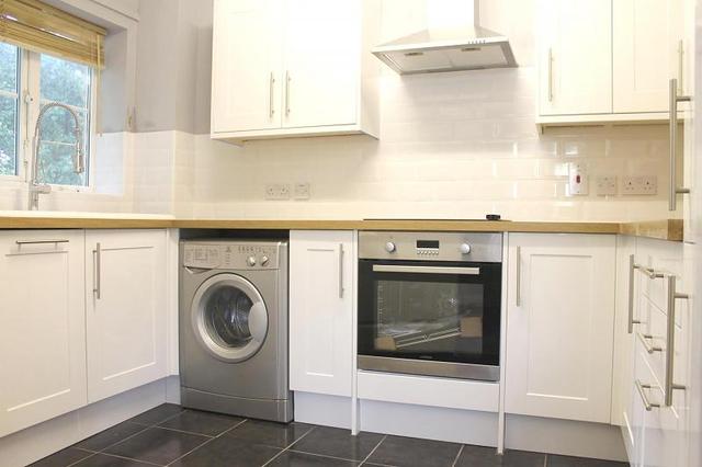  Image of 2 bedroom Flat to rent in Century Court Horsell Woking GU21 at Woking, GU21 6DF