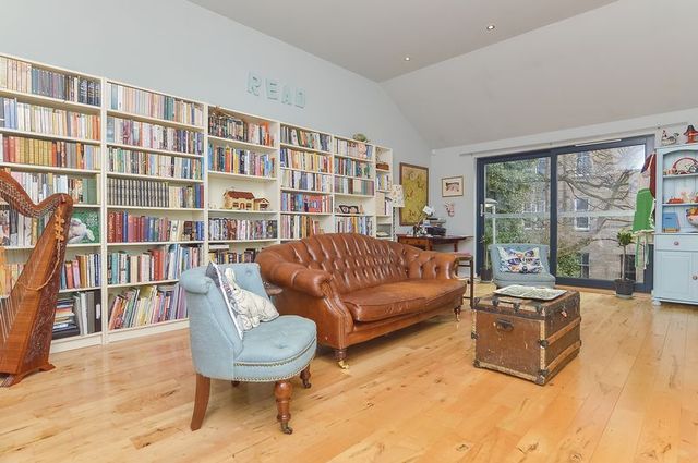  Image of 3 bedroom Terraced house for sale in Millar Place Edinburgh EH10 at Millar Place Lane Morningside Edinburgh, EH10 5HL