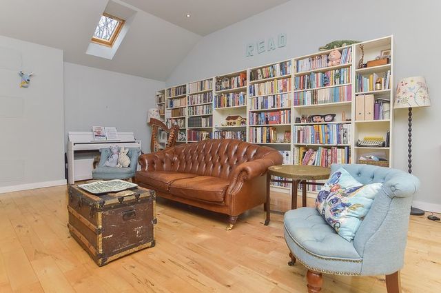  Image of 3 bedroom Terraced house for sale in Millar Place Edinburgh EH10 at Millar Place Lane Morningside Edinburgh, EH10 5HL