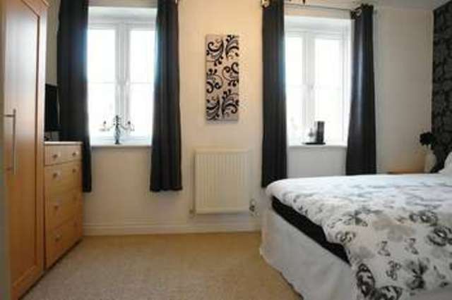  Image of 3 bedroom Town House for sale in Rosebay Close Royton Oldham OL2 at Royton Oldham Heyside, OL2 6WJ