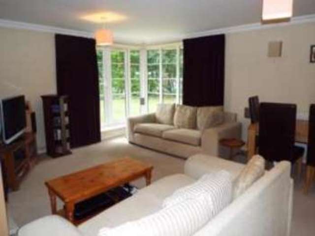  Image of 2 bedroom Flat for sale in Northlands Road Southampton SO15 at 4 Northlands Road Southampton Shirley, SO15 2NW