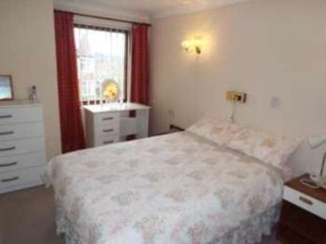  Image of 1 bedroom Retirement Property for sale in Shaftesbury Avenue Southampton SO17 at 45 Shaftesbury Avenue Southampton Portswood, SO17 1SE