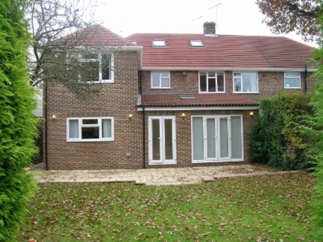  Image of 5 bedroom Semi-Detached house to rent in Horsell Park Close Horsell Woking GU21 at Horsell  Woking, GU21 4LZ