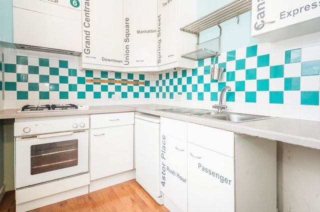  Image of 3 bedroom Flat for sale in Colinton Mains Drive Edinburgh EH13 at Colinton Mains Drive Colinton Mains Edinburgh, EH13 9BJ