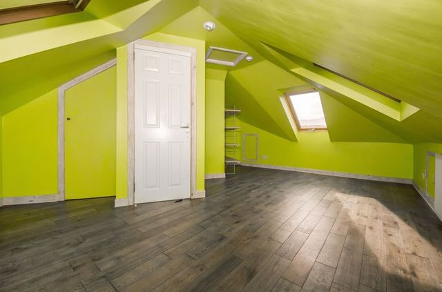  Image of 3 bedroom Flat for sale in Colinton Mains Drive Edinburgh EH13 at Colinton Mains Drive Colinton Mains Edinburgh, EH13 9BJ