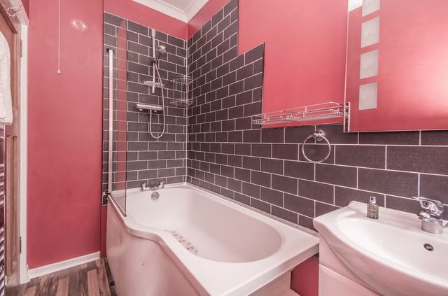  Image of 3 bedroom Flat for sale in Colinton Mains Drive Edinburgh EH13 at Colinton Mains Drive Colinton Mains Edinburgh, EH13 9BJ