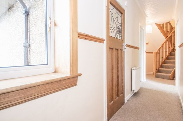  Image of 3 bedroom Flat for sale in Colinton Mains Drive Edinburgh EH13 at Colinton Mains Drive Colinton Mains Edinburgh, EH13 9BJ