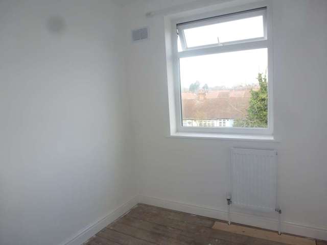  Image of 3 bedroom Terraced house to rent in Abbey Road Belvedere DA17 at Abbey Road  Belvedere, DA17 5DL