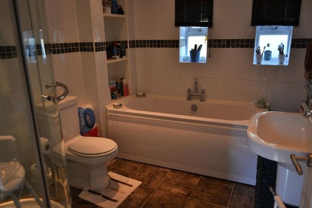  Image of 3 bedroom Detached house for sale in Abbey Road Ulceby DN39 at Abbey Road  Ulceby, DN39 6TJ