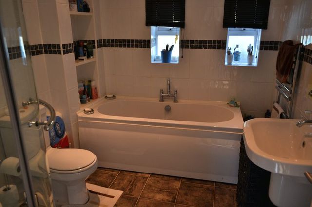  Image of 3 bedroom Detached house for sale in Abbey Road Ulceby DN39 at Abbey Road  Ulceby, DN39 6TJ