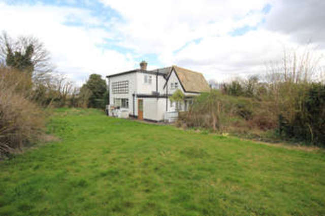  Image of 4 bedroom Detached house for sale in Abington Road Litlington Royston SG8 at Litlington Royston Hertfordshire, SG8 0RT