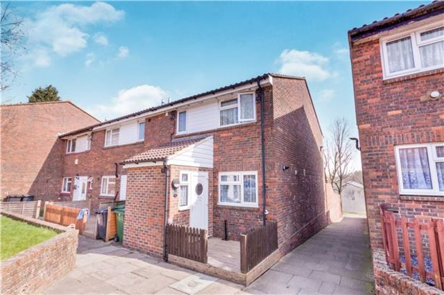  Image of 3 bedroom End of Terrace for sale in Adam Close St. Leonards-on-Sea TN38 at East Sussex, TN38 9QW