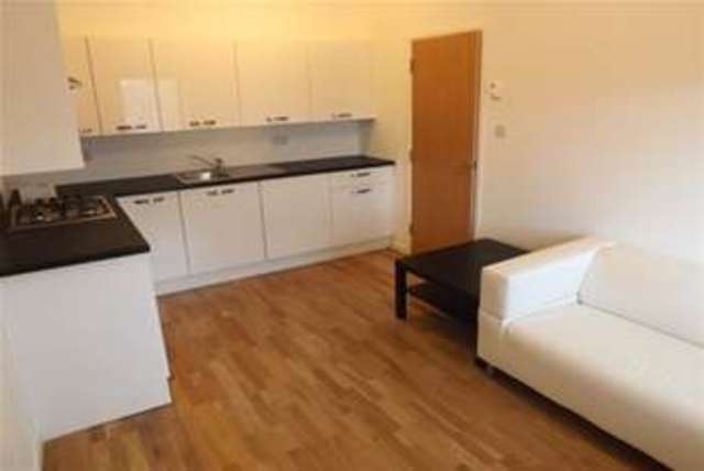  Image of 1 bedroom Flat to rent in Adeyfield Road Hemel Hempstead Industrial Estate Hemel Hempstead HP2 at Hemel Hempstead, HP2 5JZ