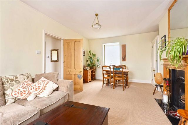  Image of 2 bedroom Property for sale in Grand Avenue Hove BN3 at Airlie House Hove Hove, BN3 2NR