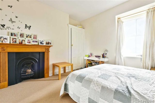  Image of 2 bedroom Property for sale in Grand Avenue Hove BN3 at Airlie House Hove Hove, BN3 2NR