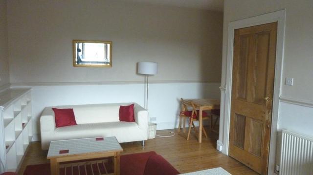  Image of 1 bedroom Flat to rent in Albion Road Edinburgh EH7 at Easter Road Edinburgh Edinburgh, EH7 5QZ